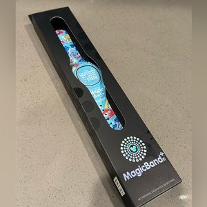 Disneyland Magic Key Magic Band (New in box)